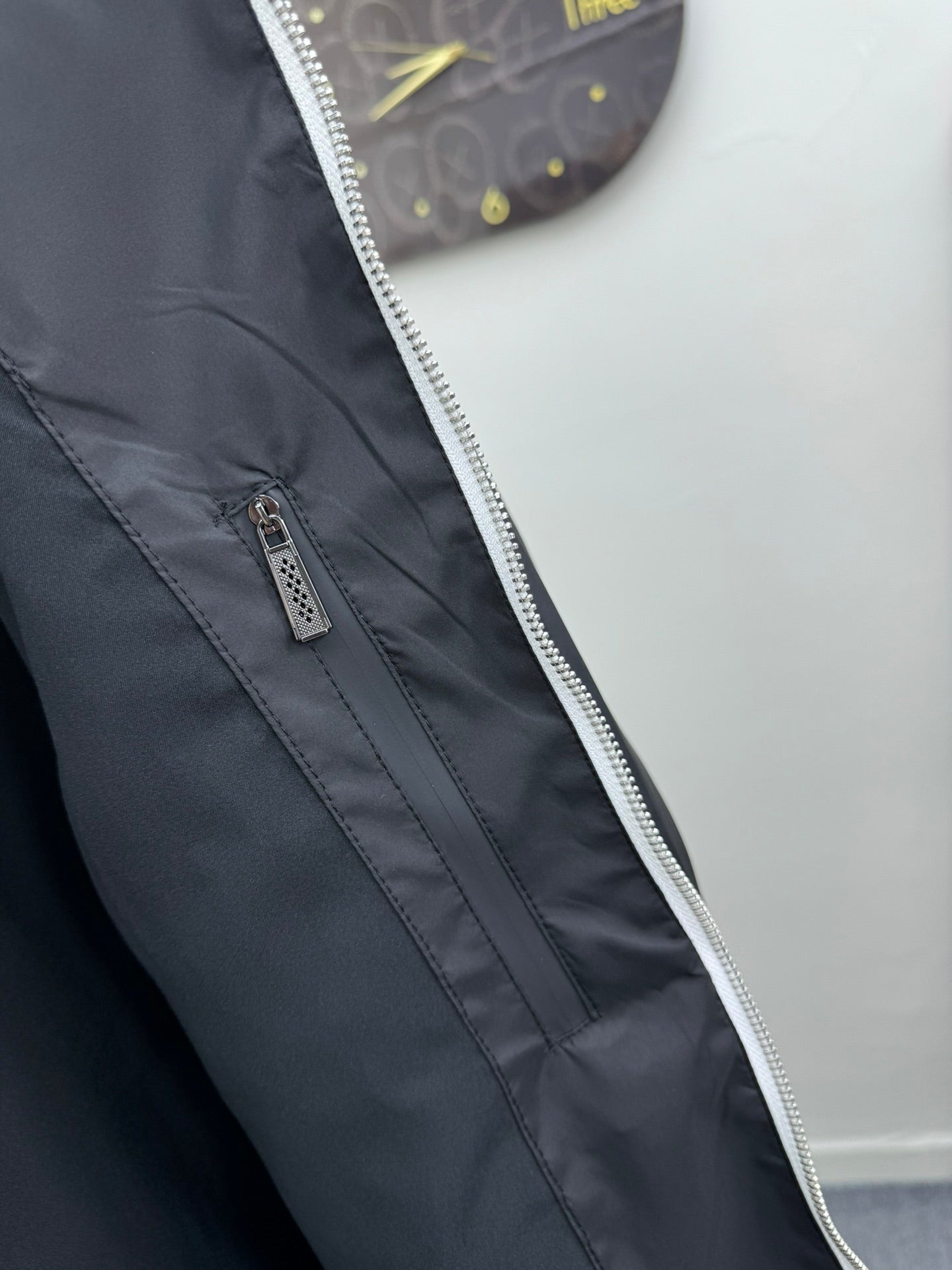 MINIMALIST STREET STYLE