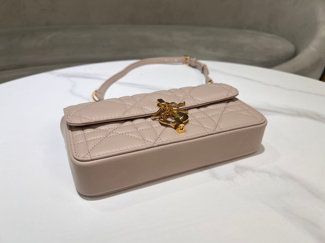 Chic & Stylish Bags