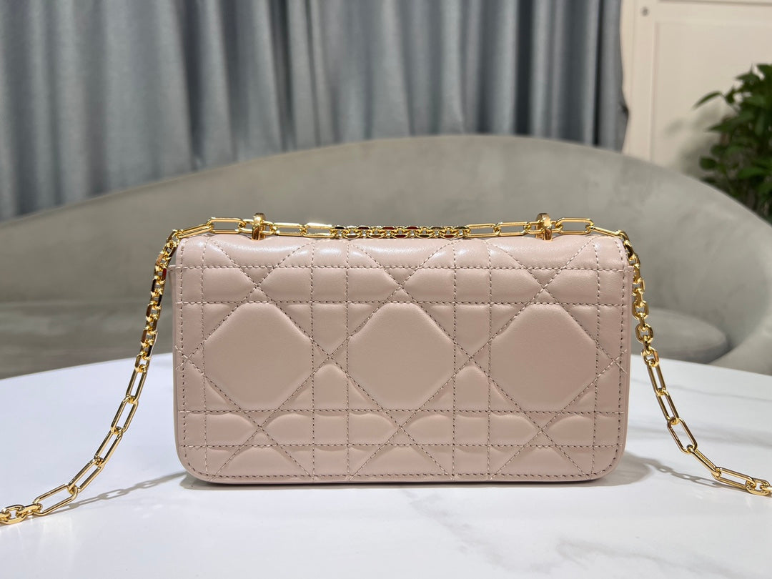 Chic & Stylish Bags