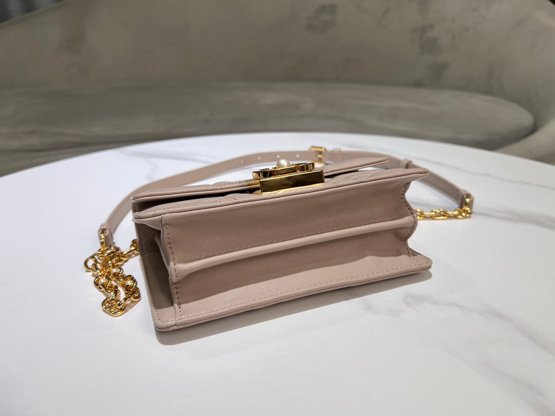 Chic & Stylish Bags