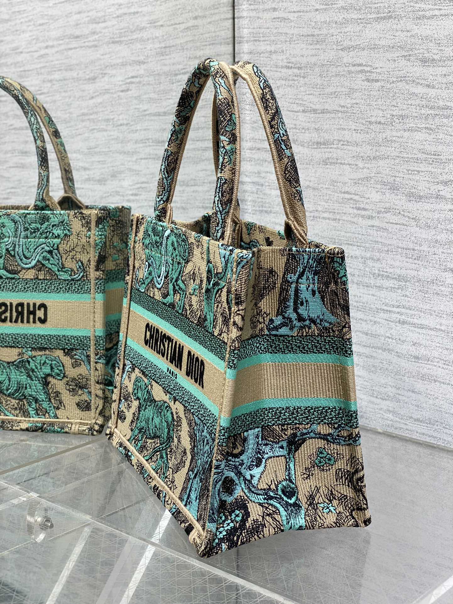 Chic & Stylish Bags