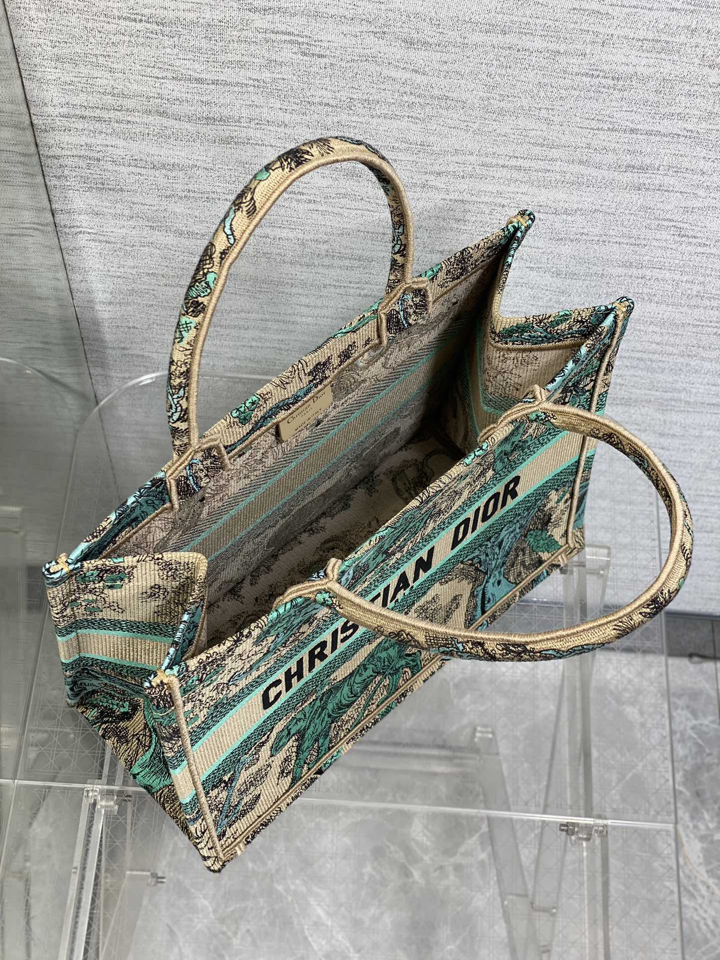 Chic & Stylish Bags