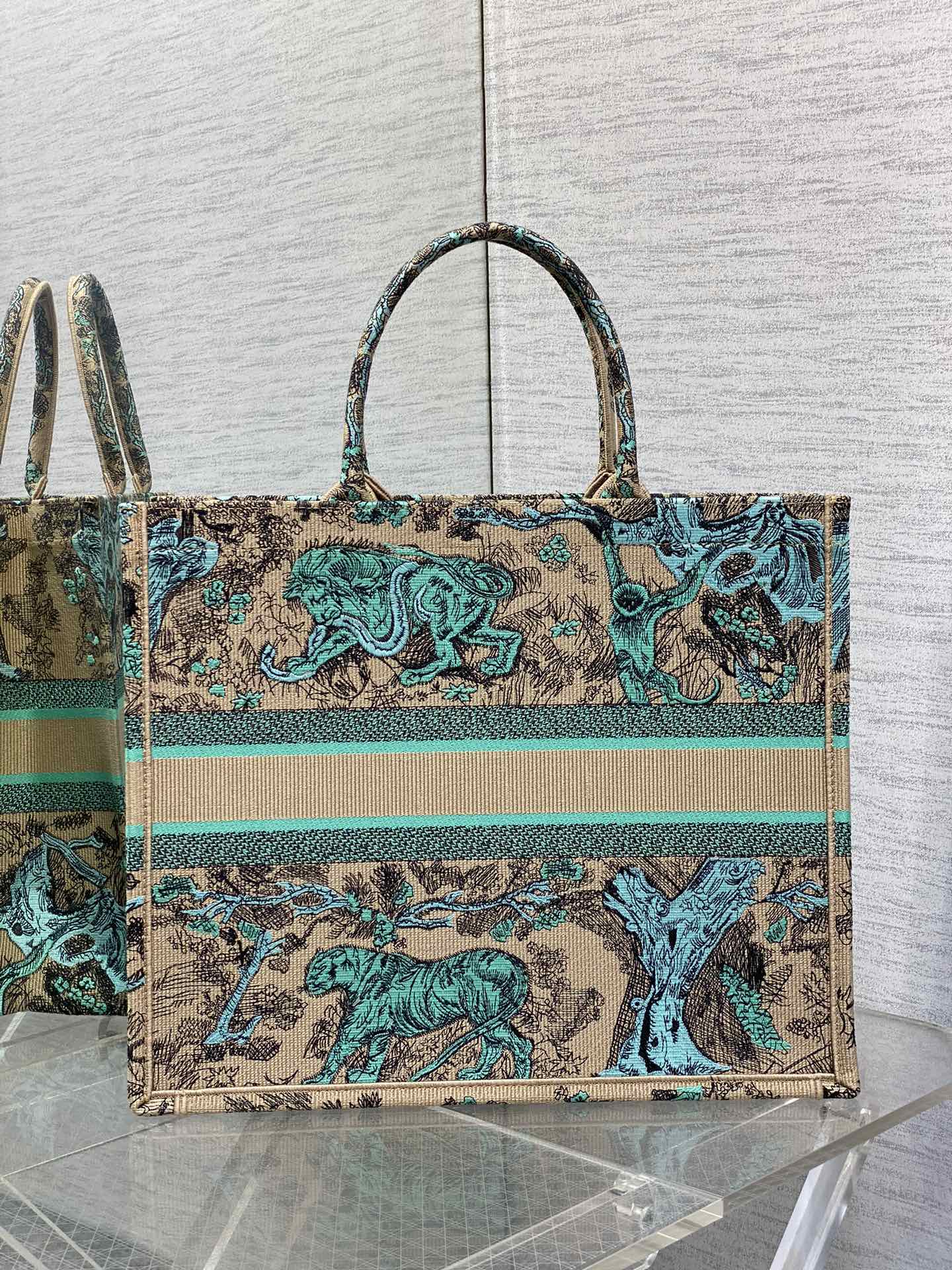 Chic & Stylish Bags