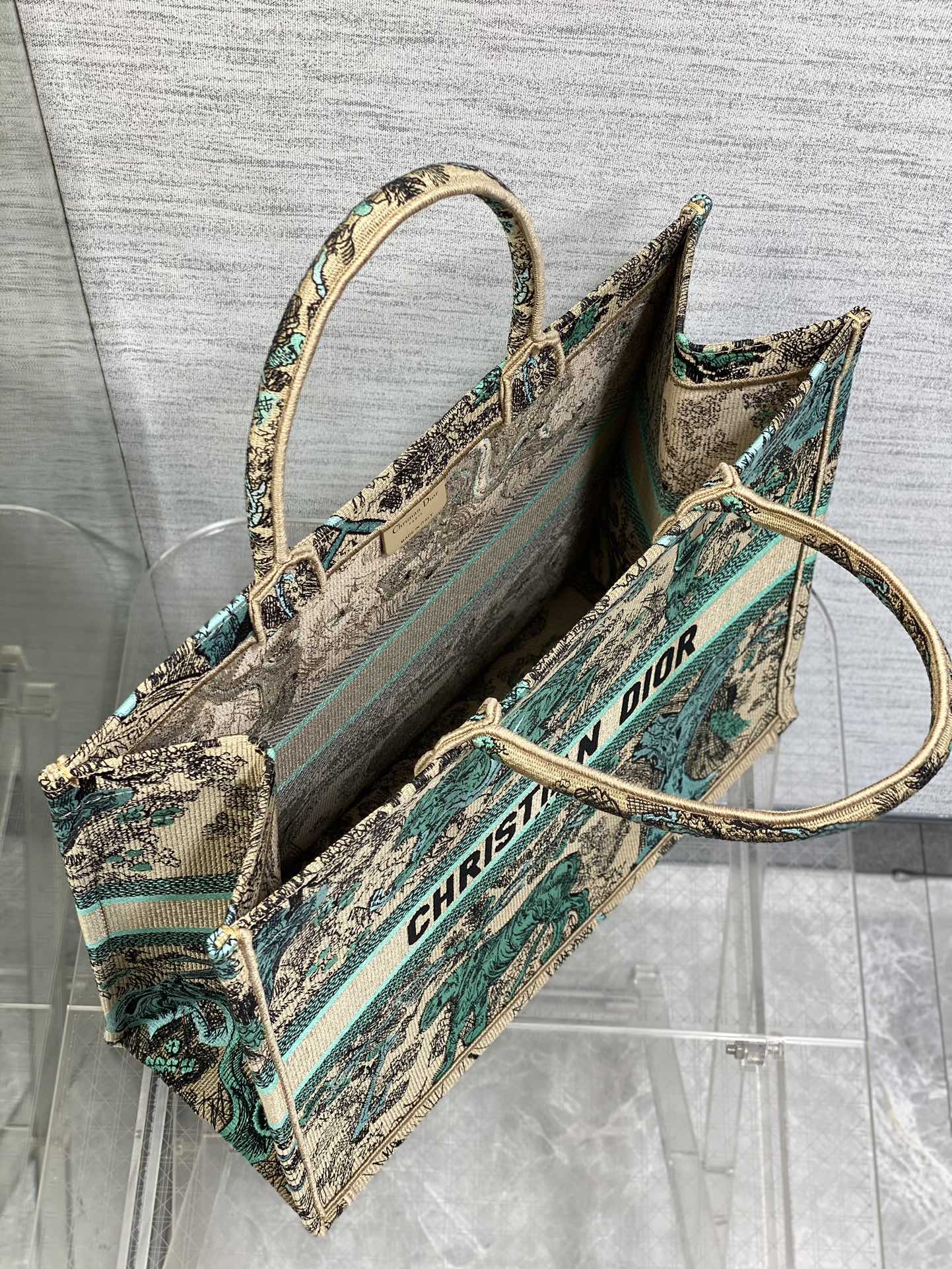 Chic & Stylish Bags
