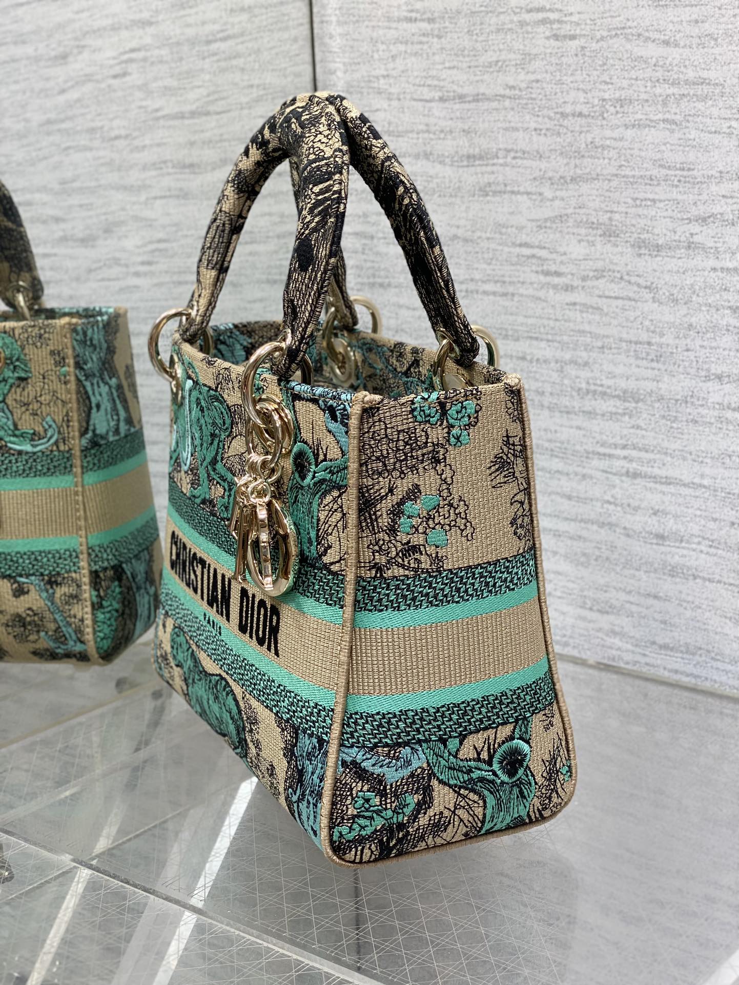 Chic & Stylish Bags