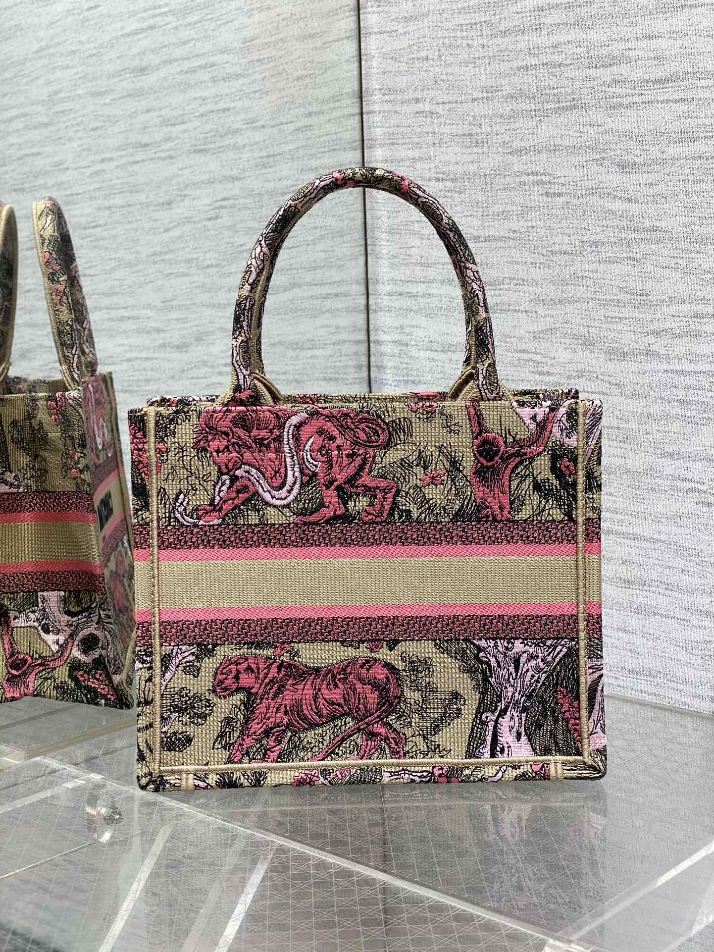 Chic & Stylish Bags