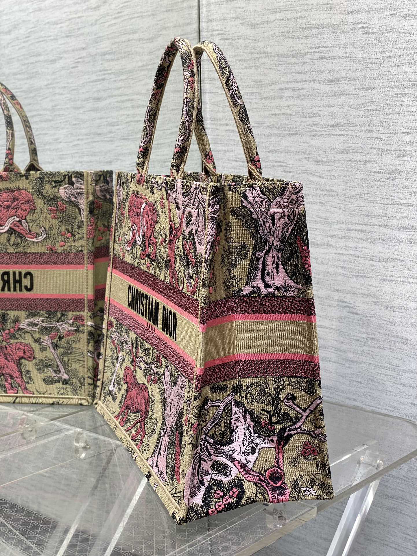 Chic & Stylish Bags