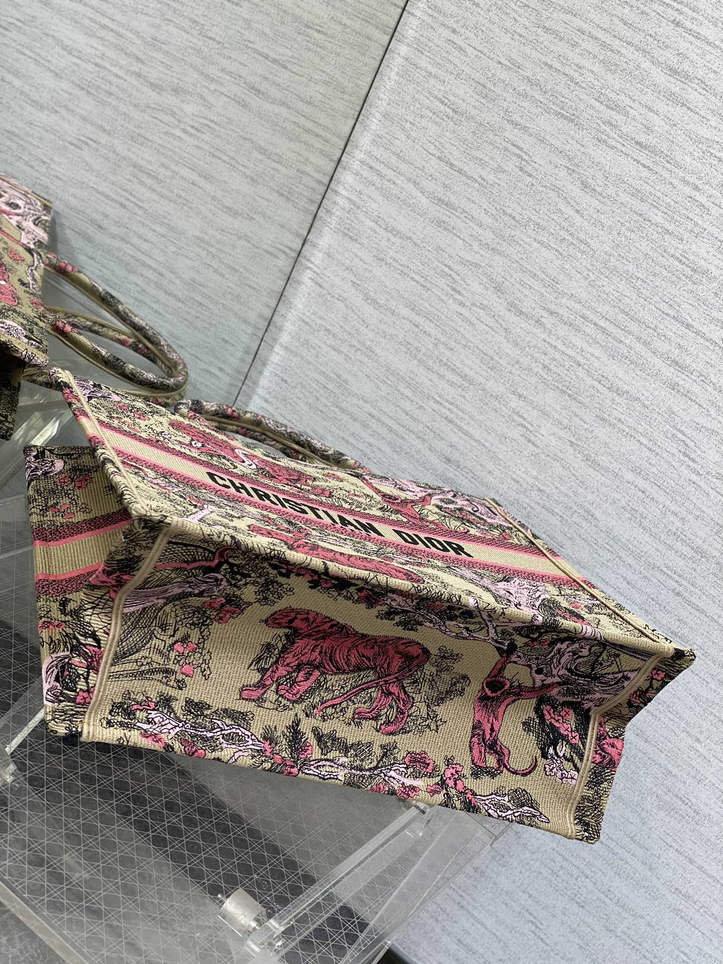 Chic & Stylish Bags