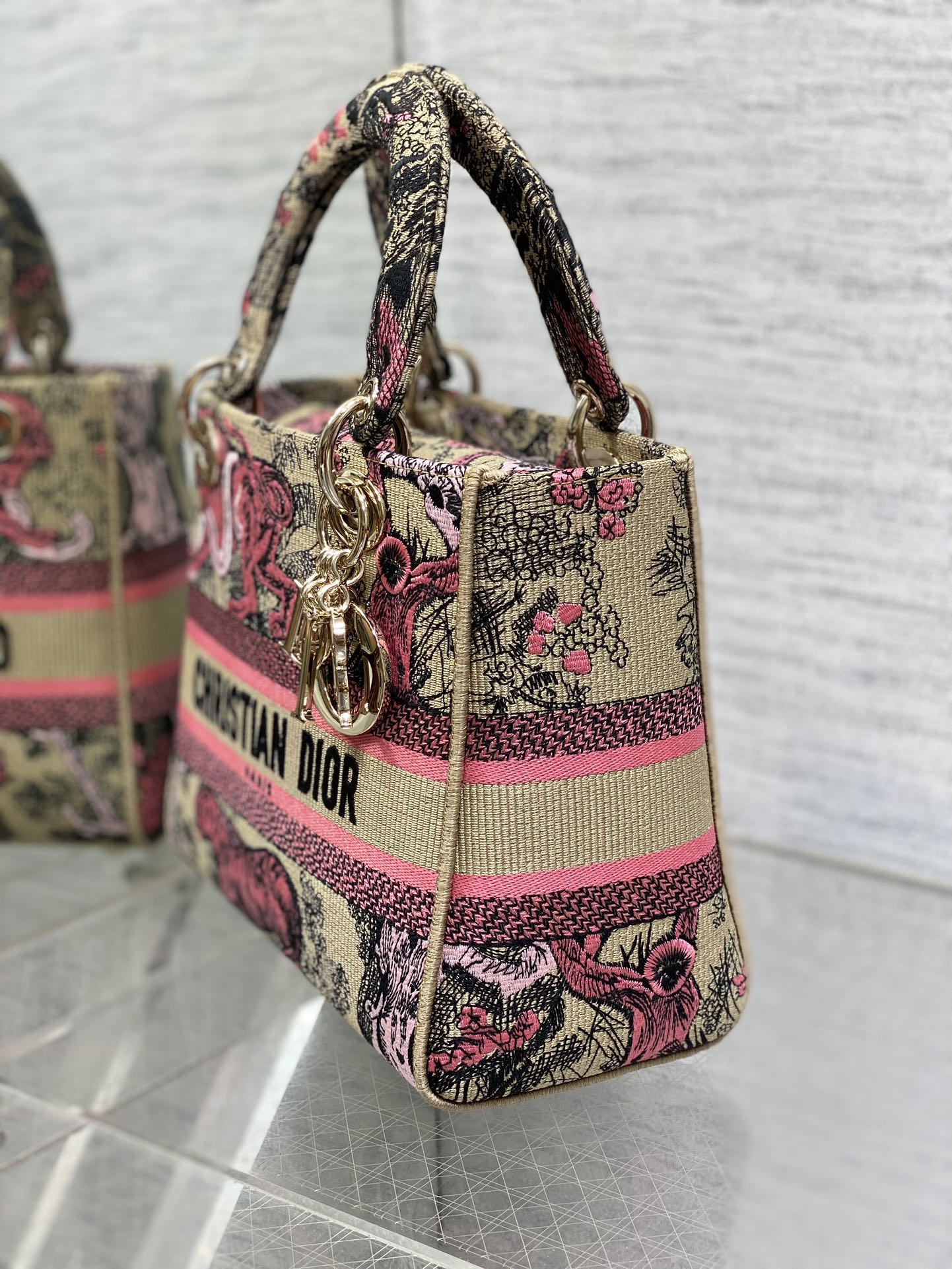 Chic & Stylish Bags
