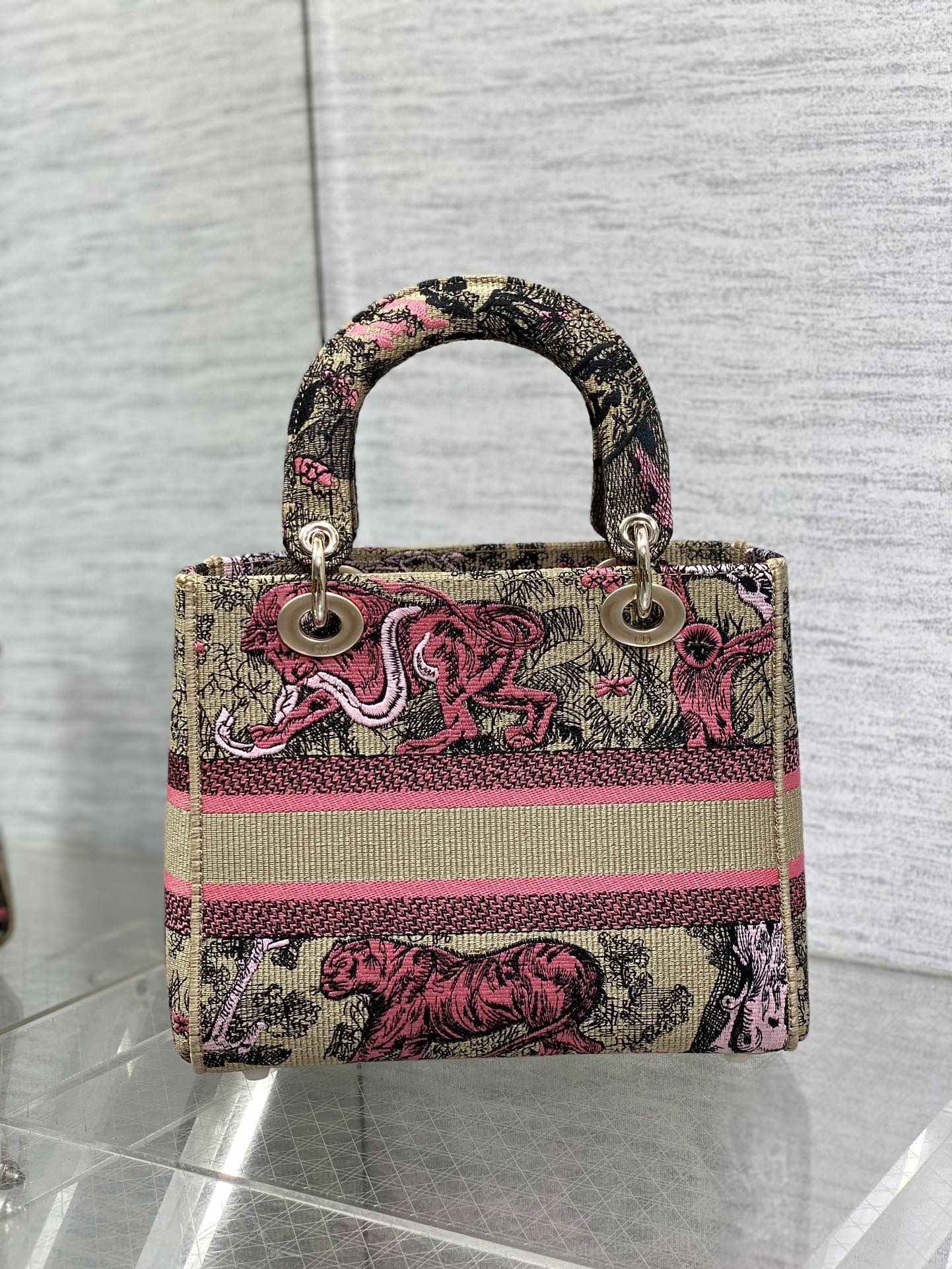 Chic & Stylish Bags
