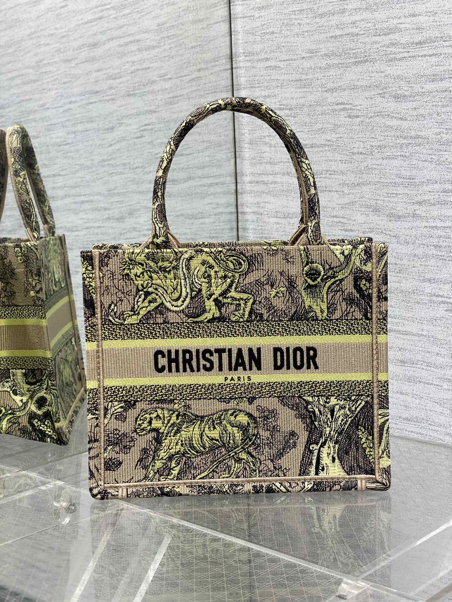 Chic & Stylish Bags
