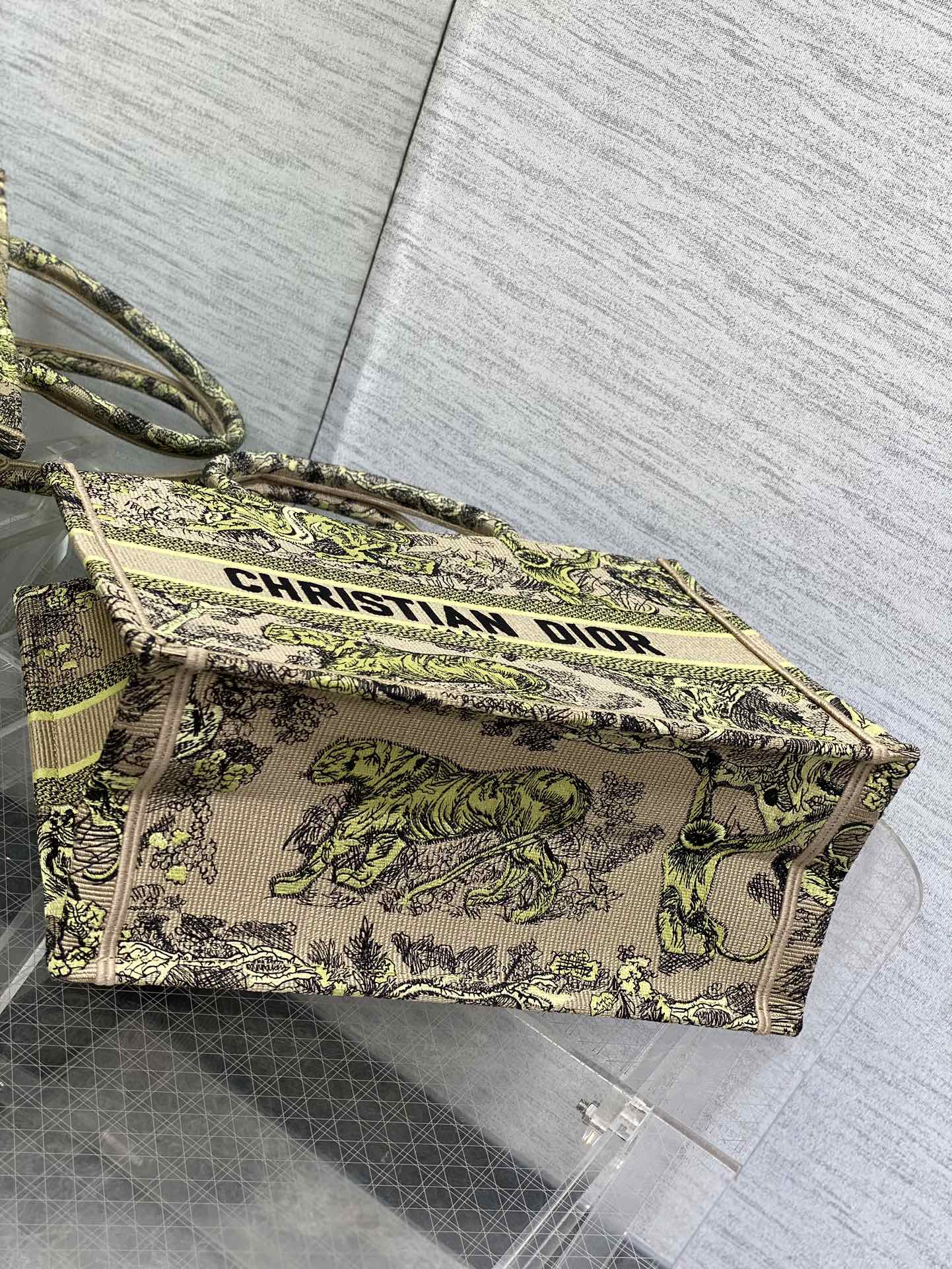 Chic & Stylish Bags