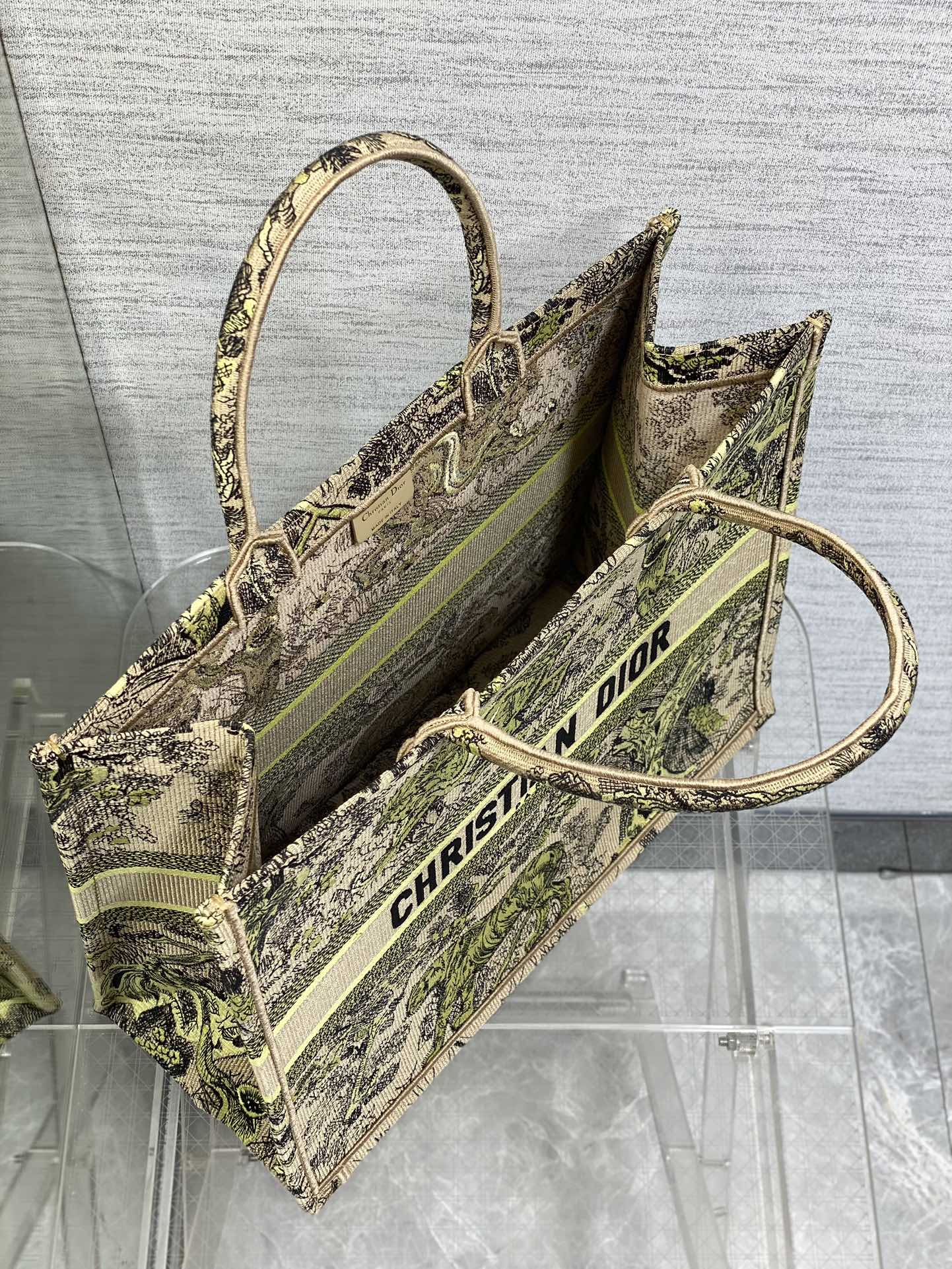 Chic & Stylish Bags