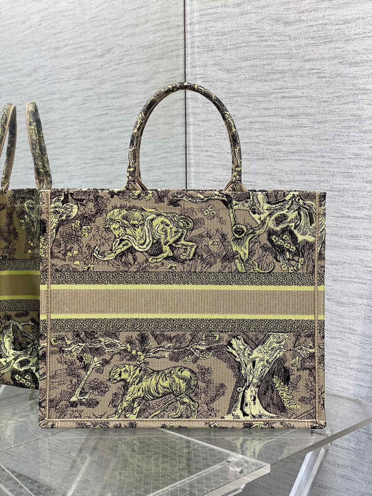 Chic & Stylish Bags