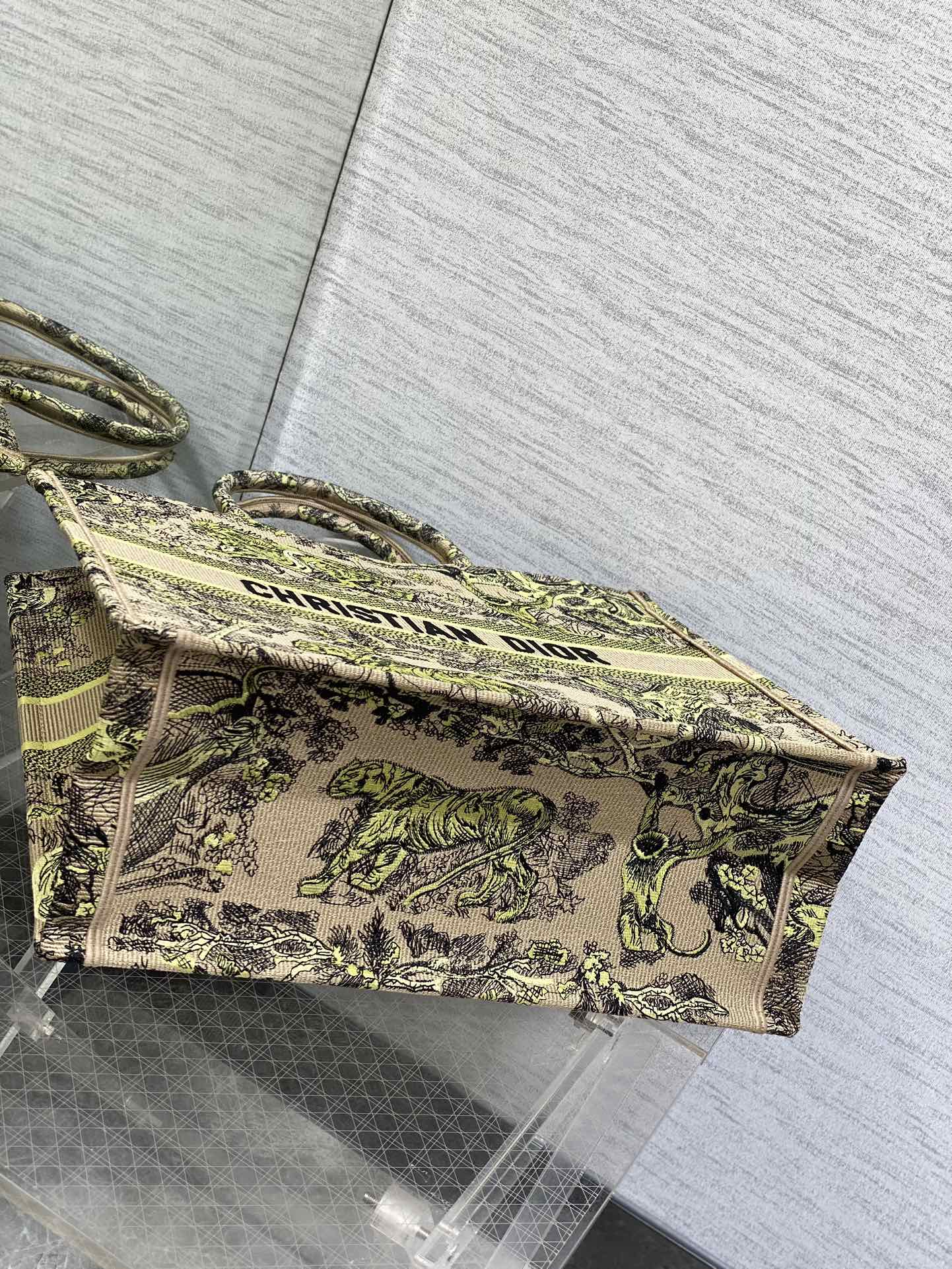 Chic & Stylish Bags