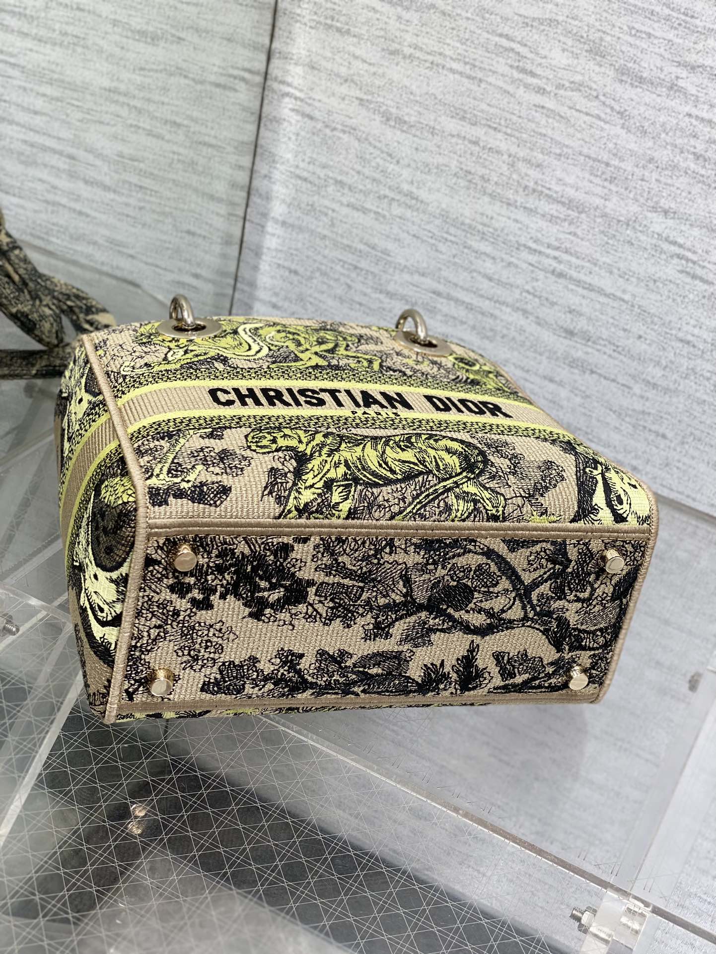 Chic & Stylish Bags