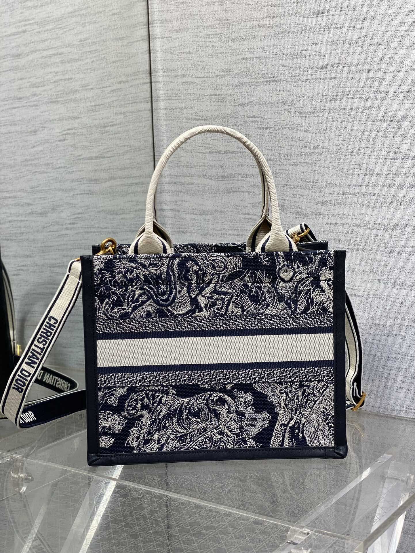 Chic & Stylish Bags