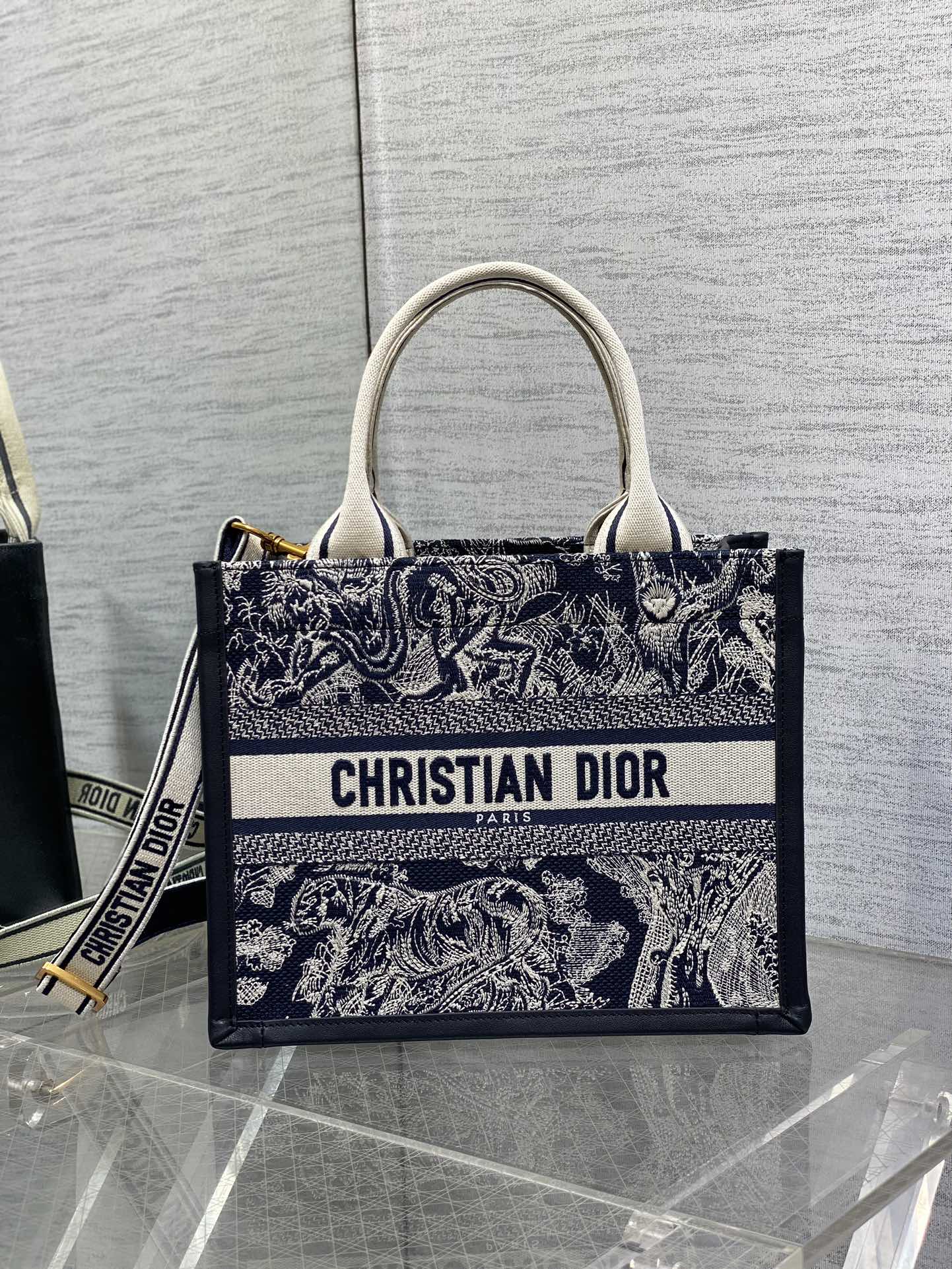 Chic & Stylish Bags