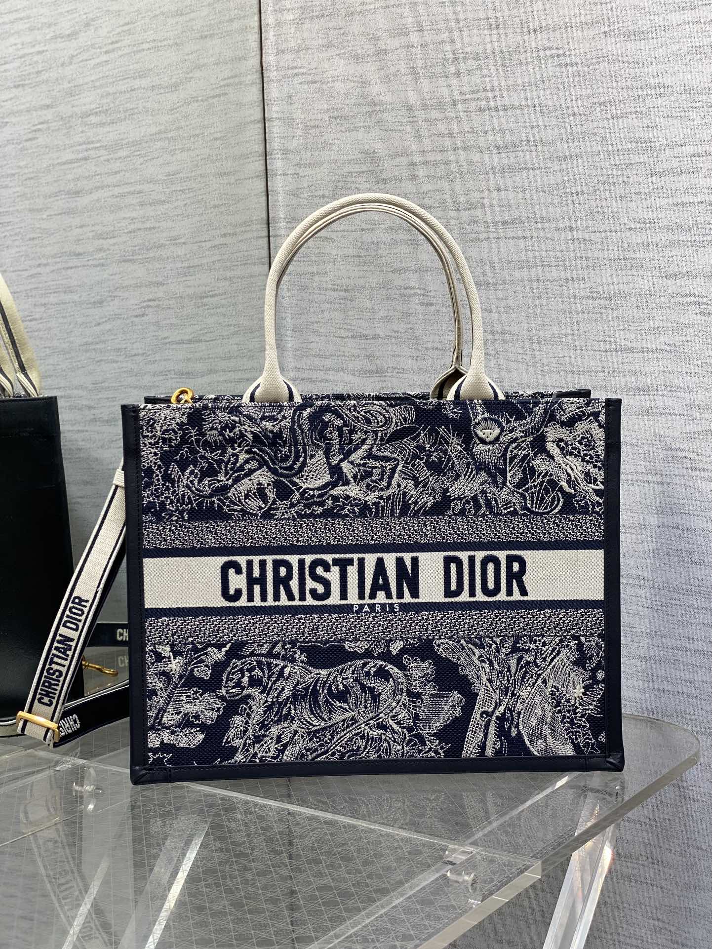 Chic & Stylish Bags