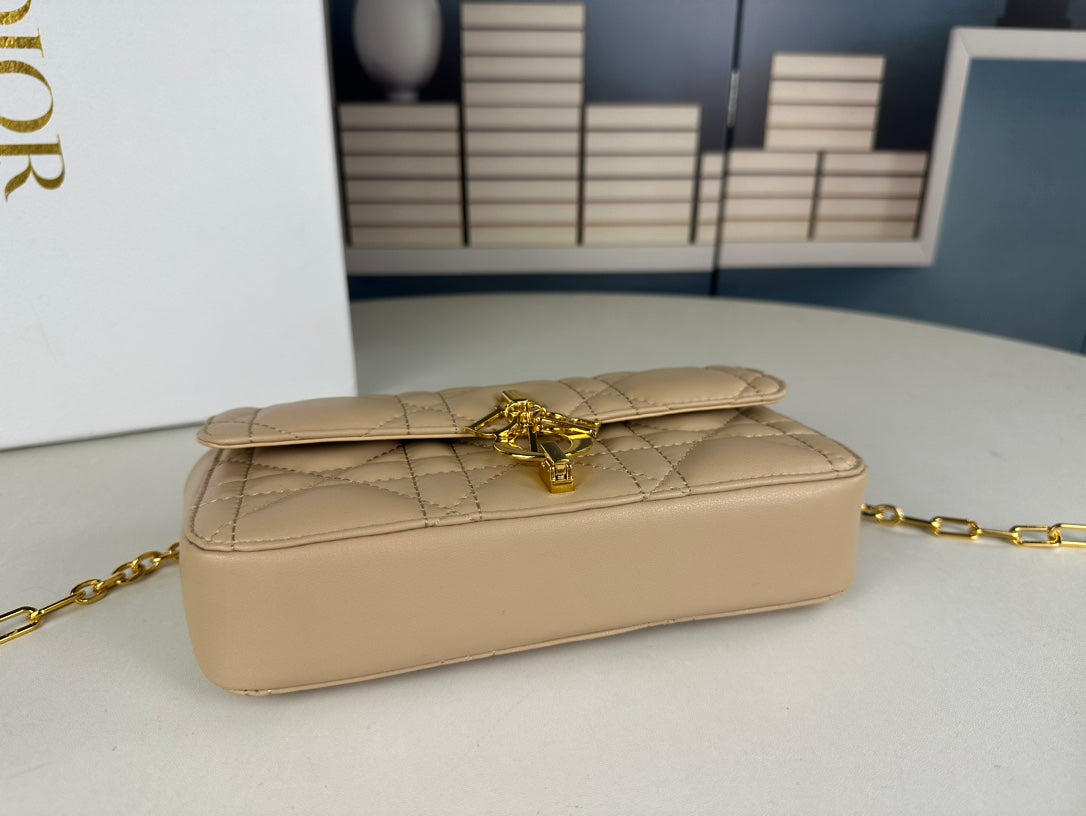 Chic & Stylish Bags