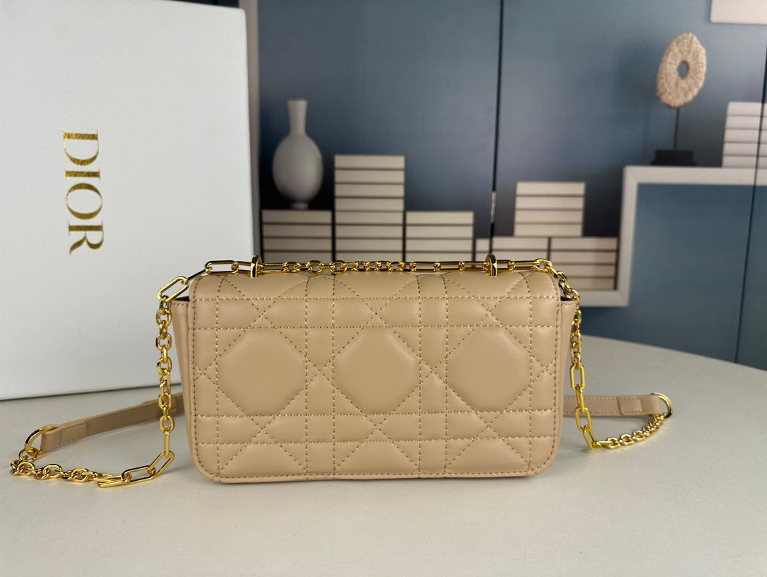 Chic & Stylish Bags