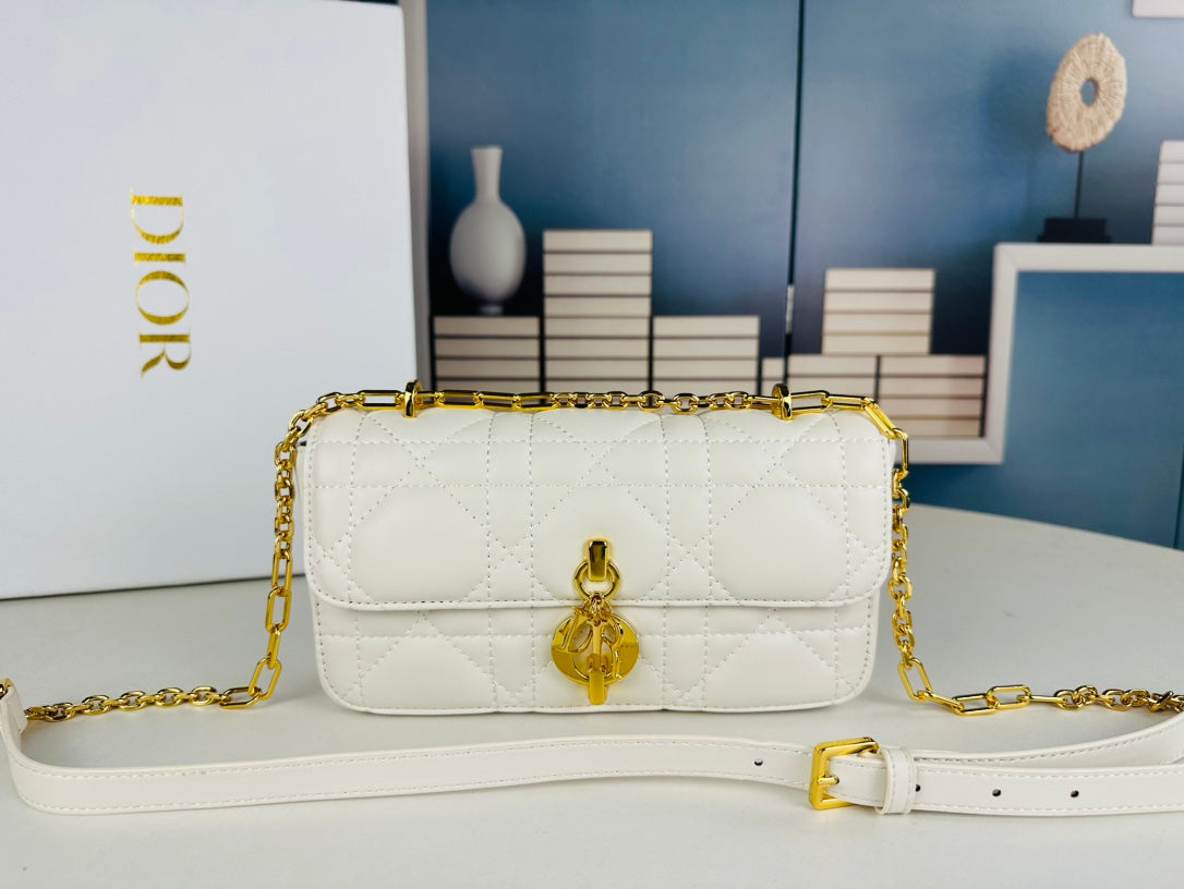 Chic & Stylish Bags