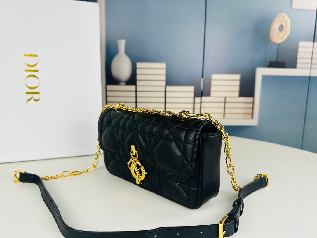 Chic & Stylish Bags
