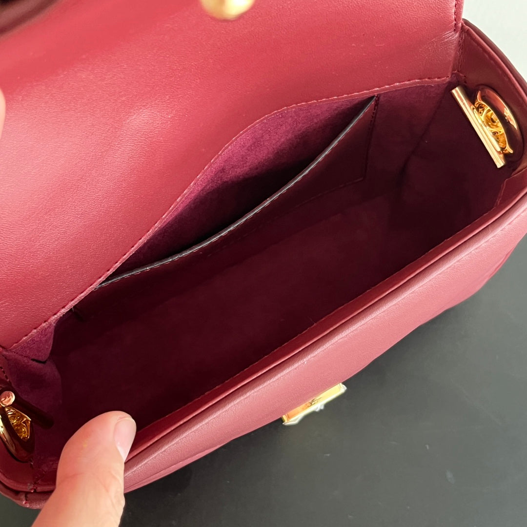 Chic & Stylish Bags