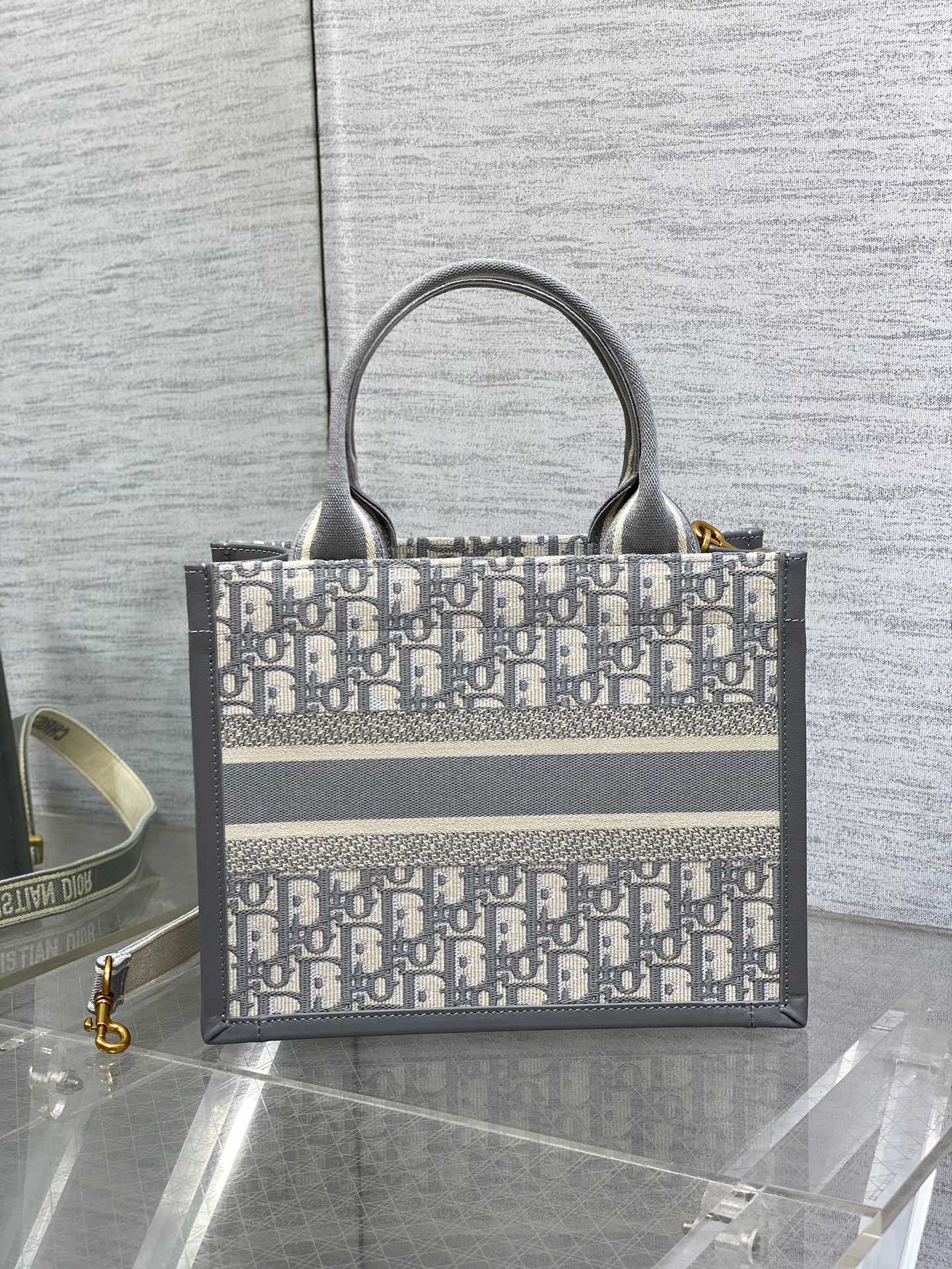 Chic & Stylish Bags