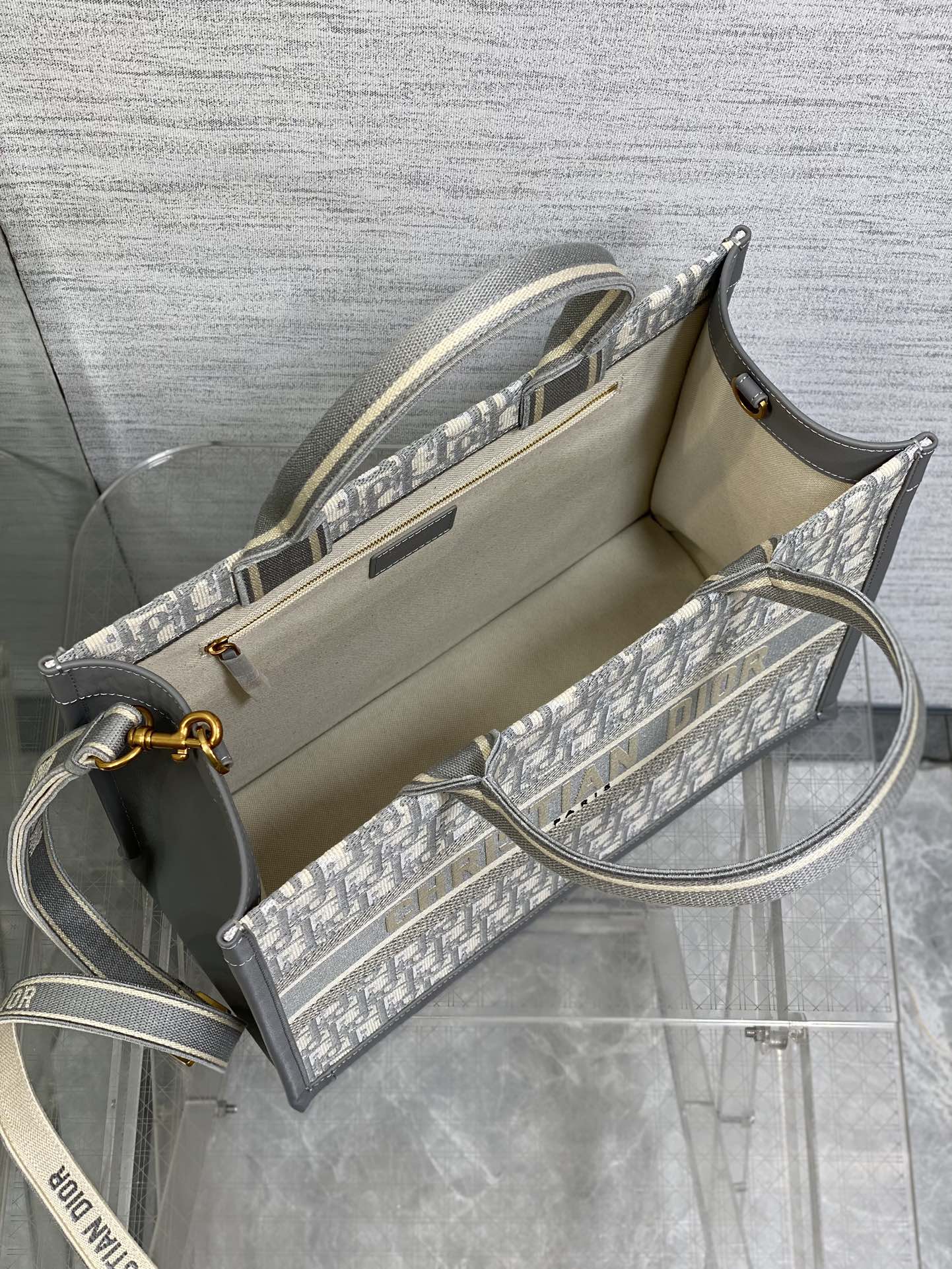 Chic & Stylish Bags