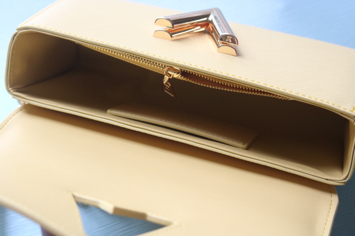 Chic & Stylish Bags