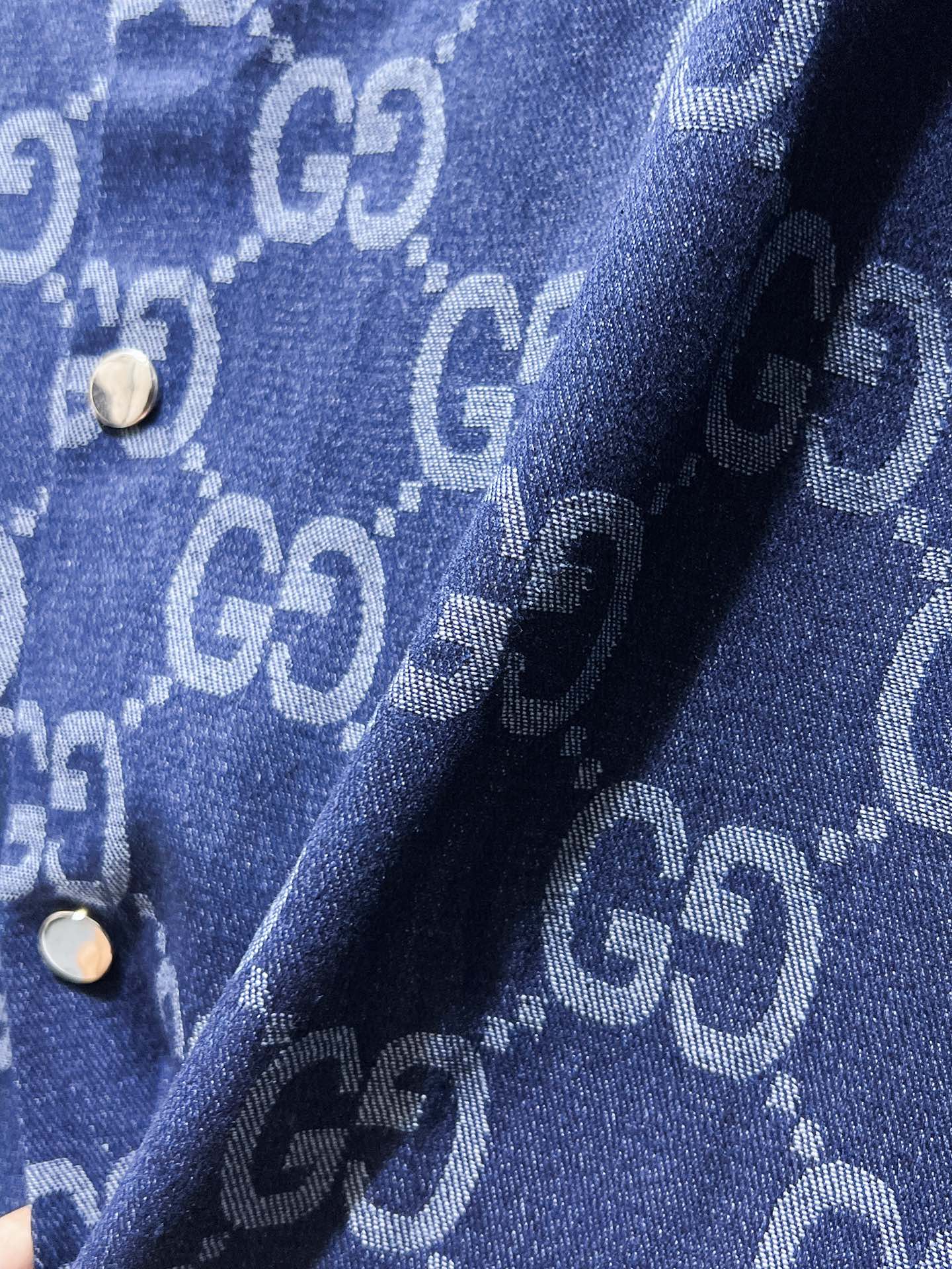 MINIMALIST STREET STYLE