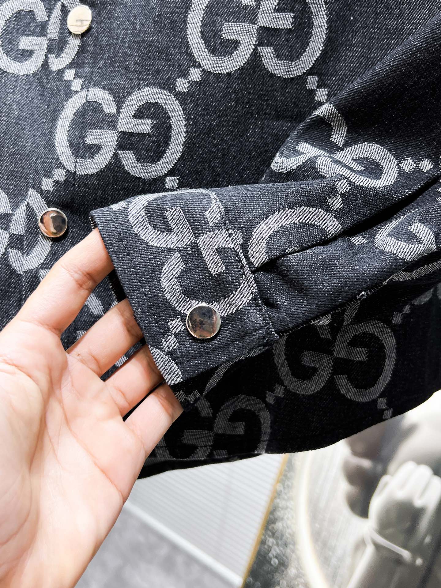 MINIMALIST STREET STYLE