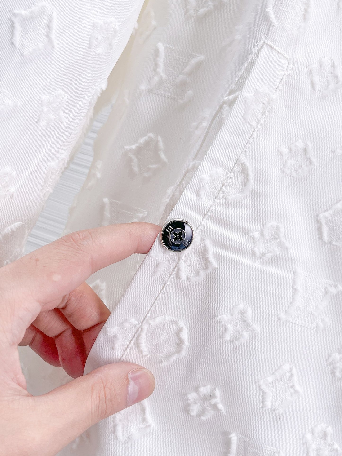 MINIMALIST STREET STYLE