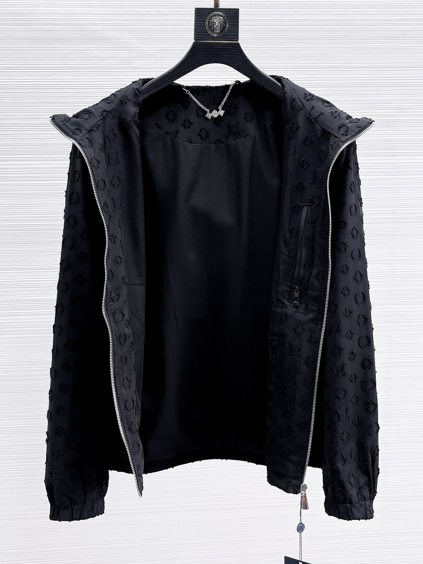 MINIMALIST STREET STYLE