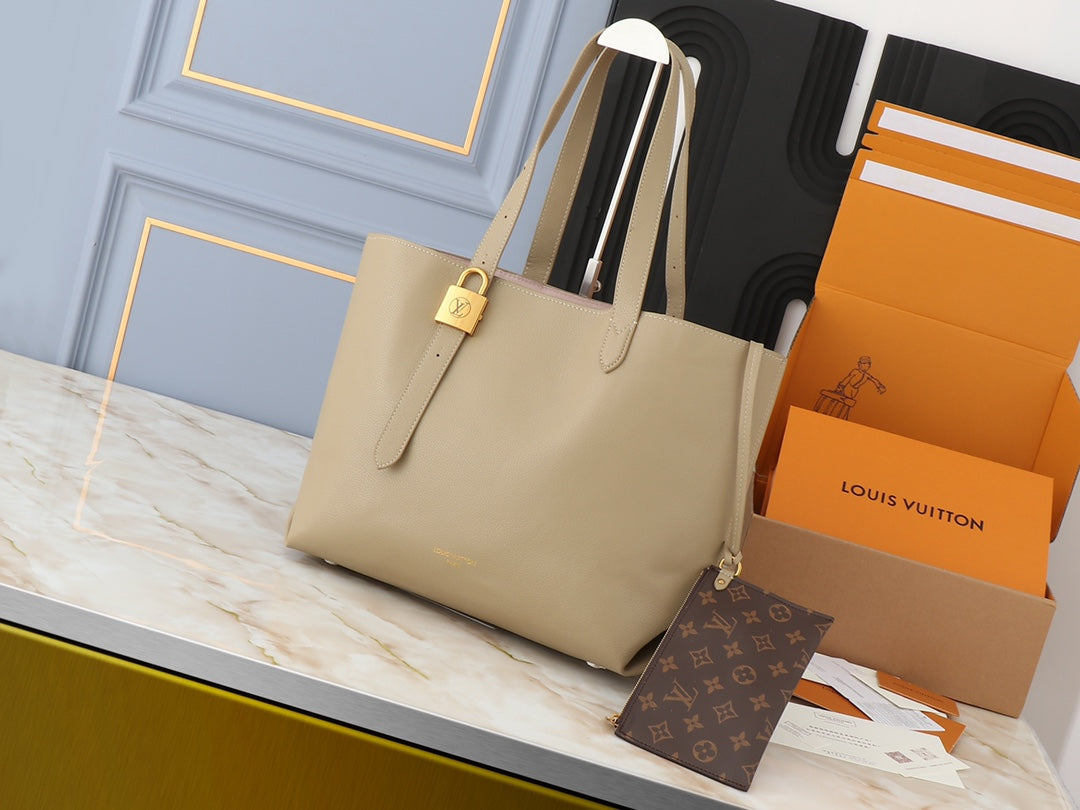 Chic & Stylish Bags