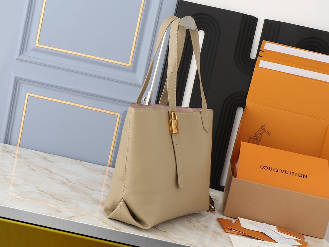 Chic & Stylish Bags