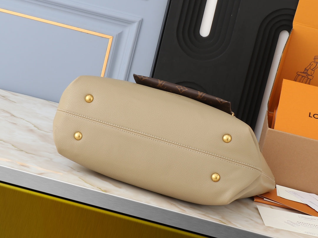 Chic & Stylish Bags