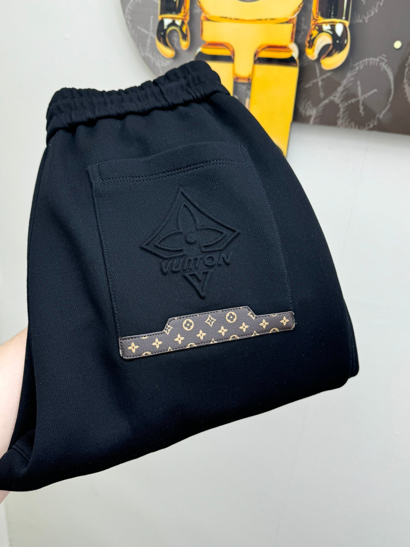 MINIMALIST STREET STYLE