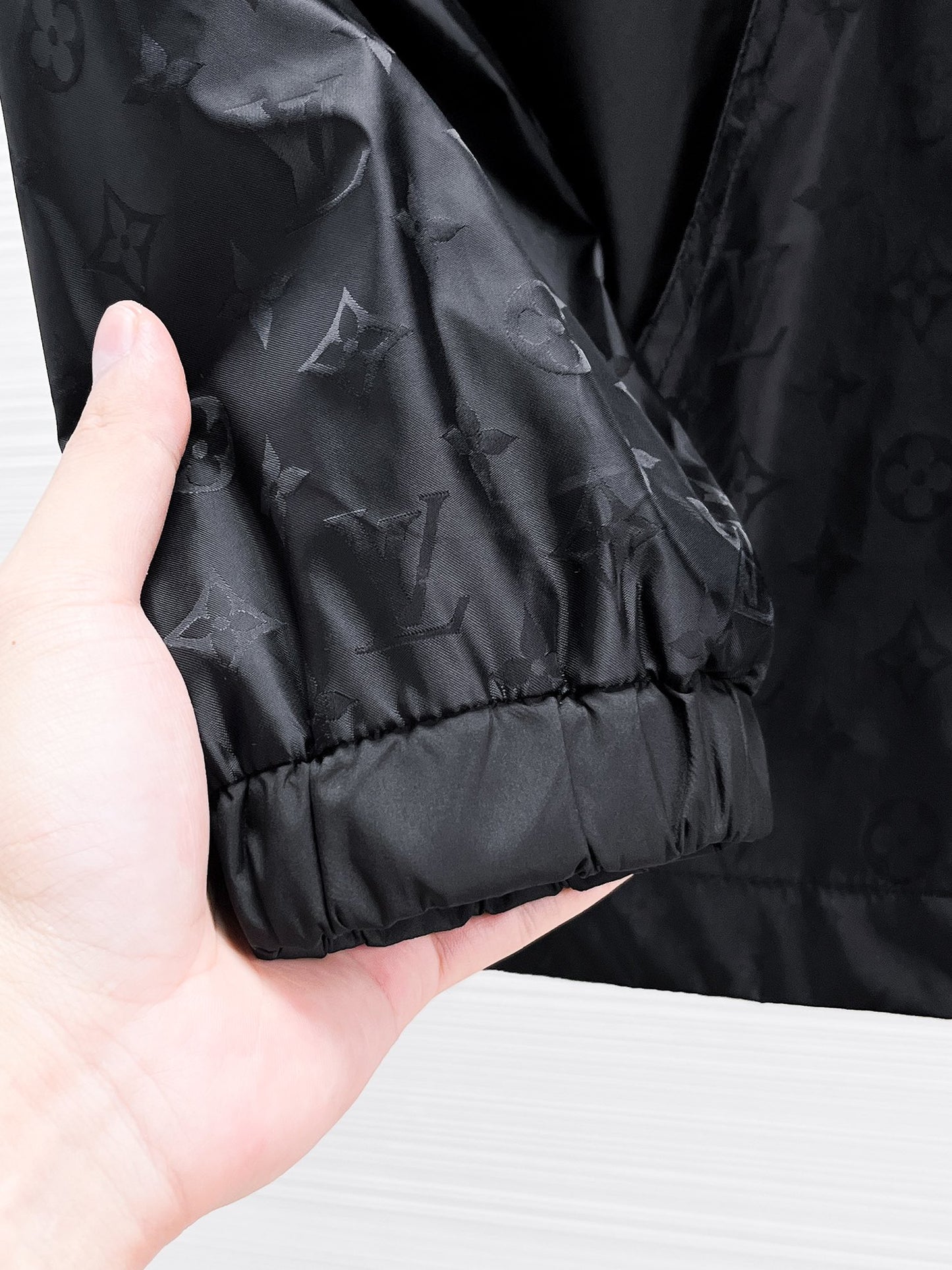 MINIMALIST STREET STYLE