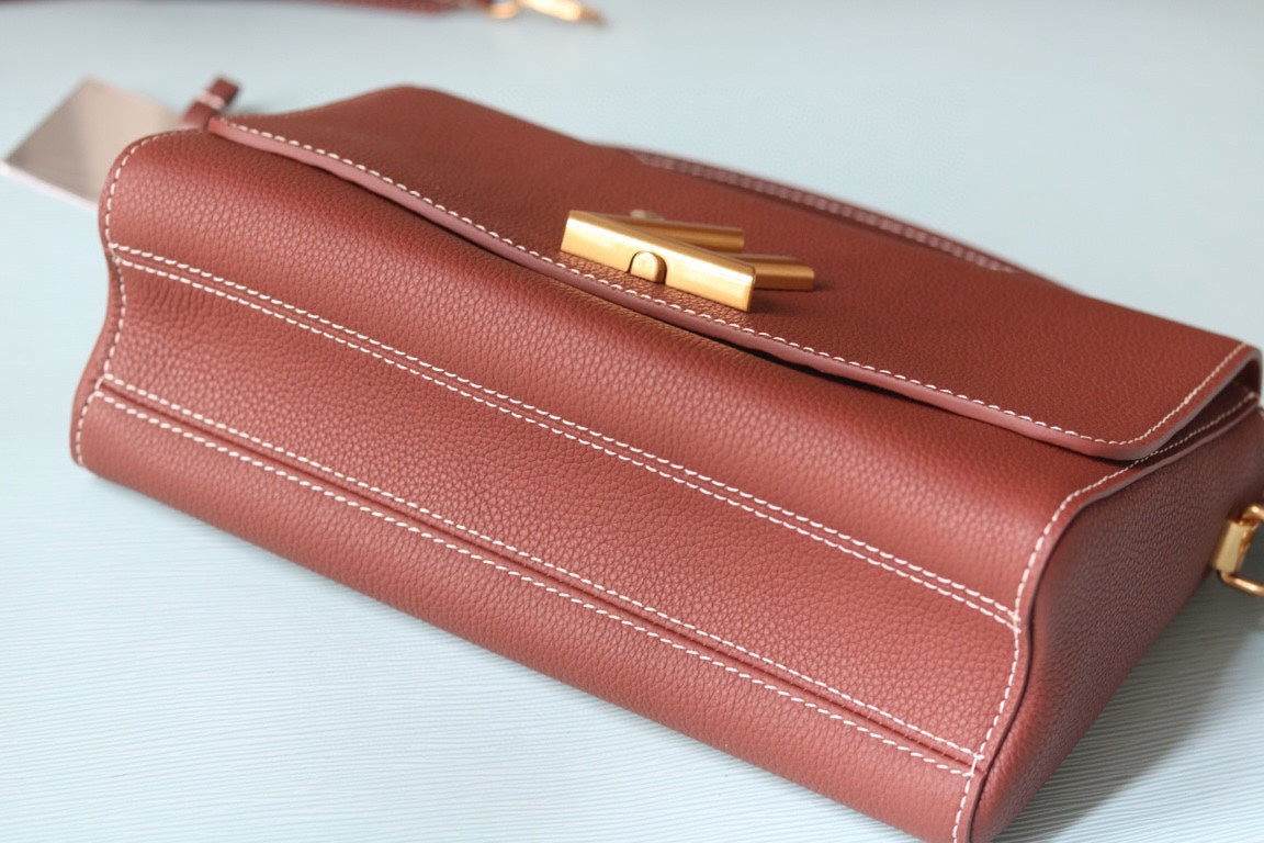 Chic & Stylish Bags