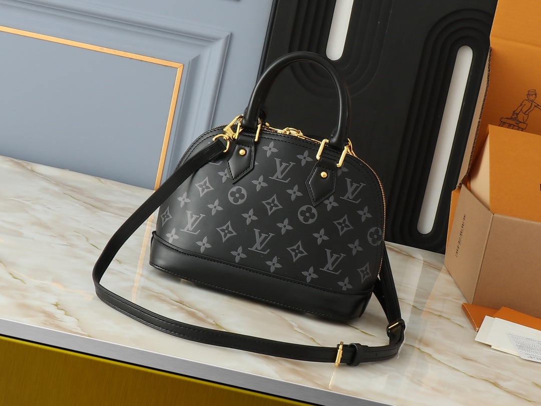 Chic & Stylish Bags