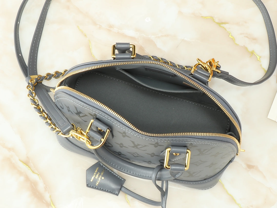 Chic & Stylish Bags
