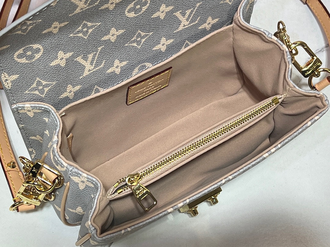 Chic & Stylish Bags