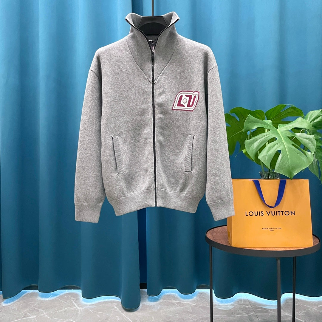 MINIMALIST STREET STYLE