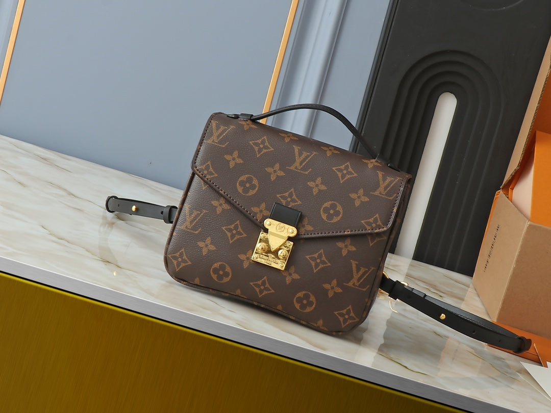 Chic & Stylish Bags