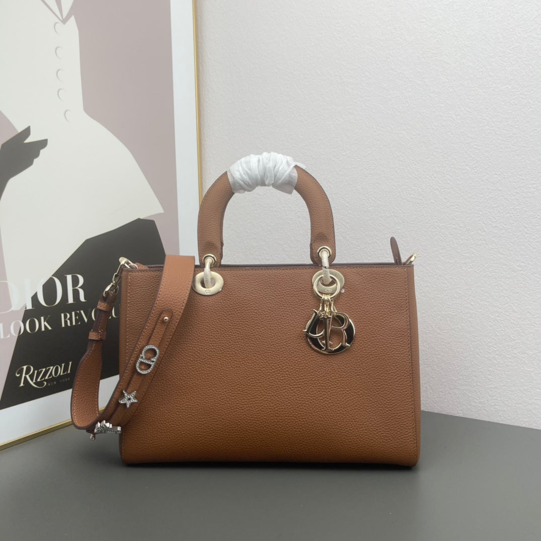 Chic & Stylish Bags