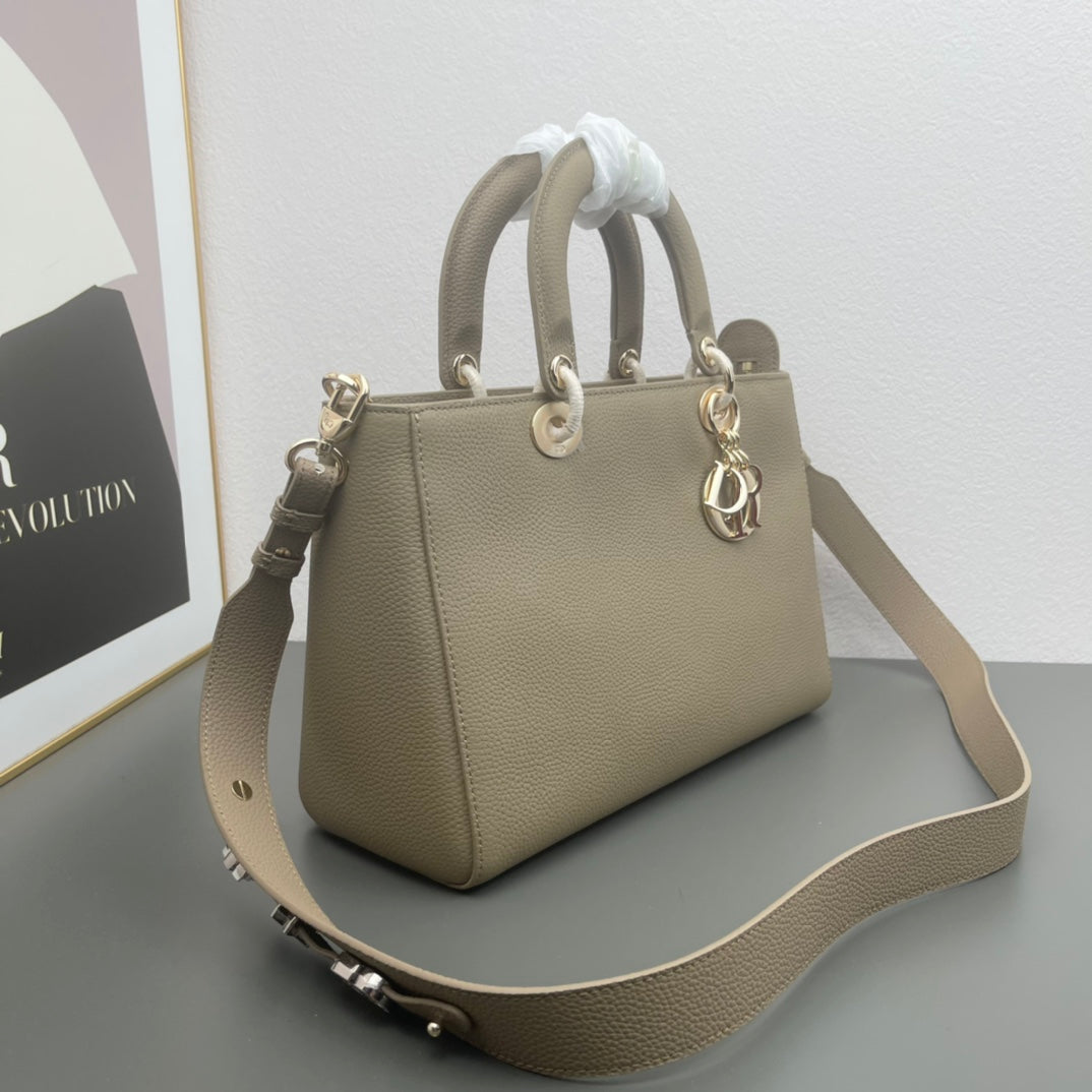 Chic & Stylish Bags