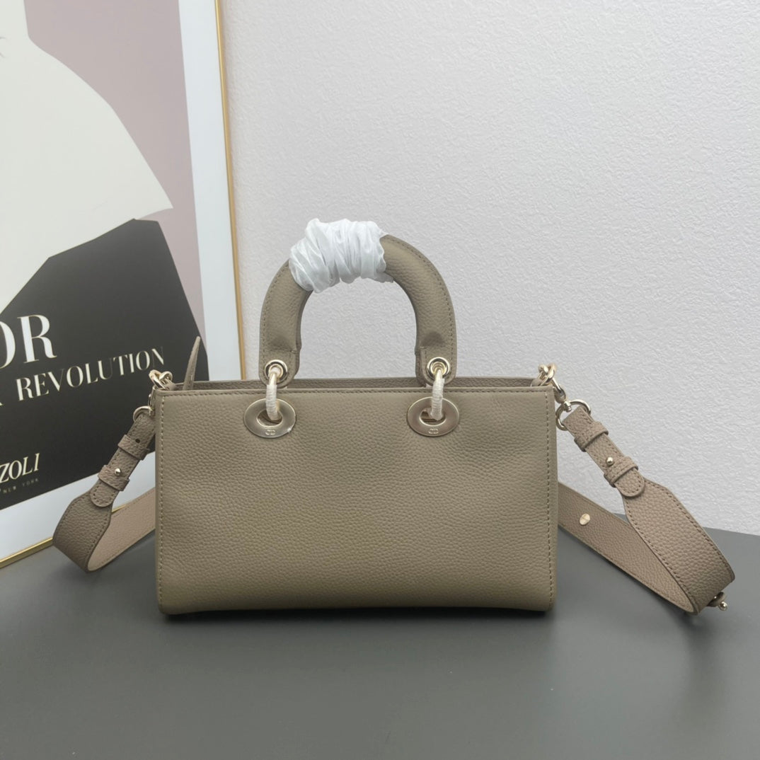 Chic & Stylish Bags