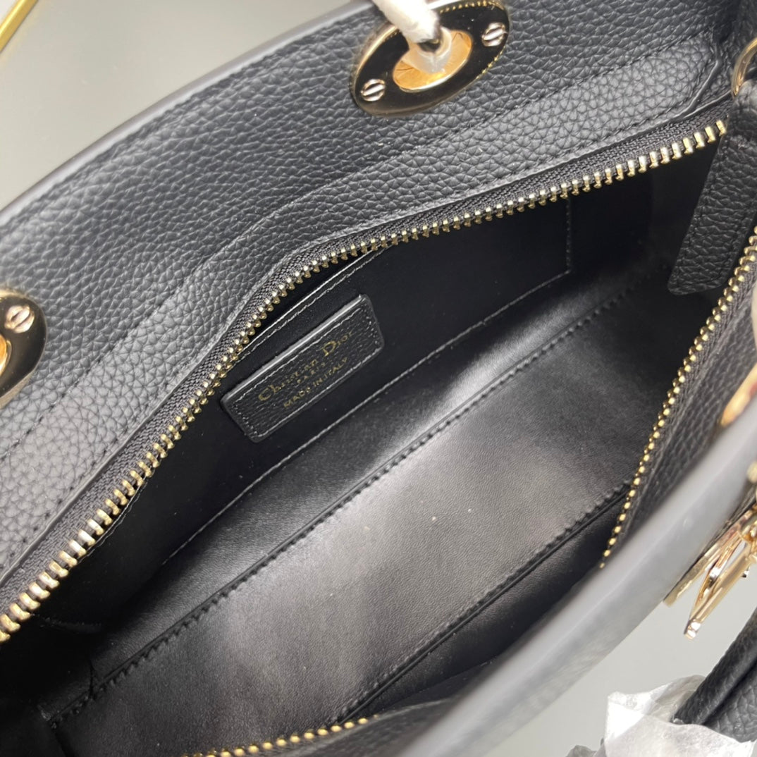 Chic & Stylish Bags